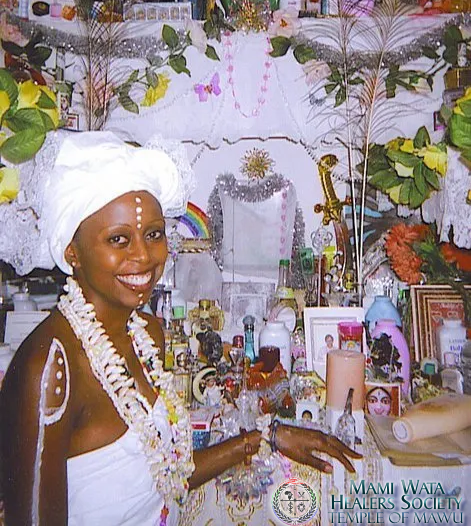Mamissii in Regalia